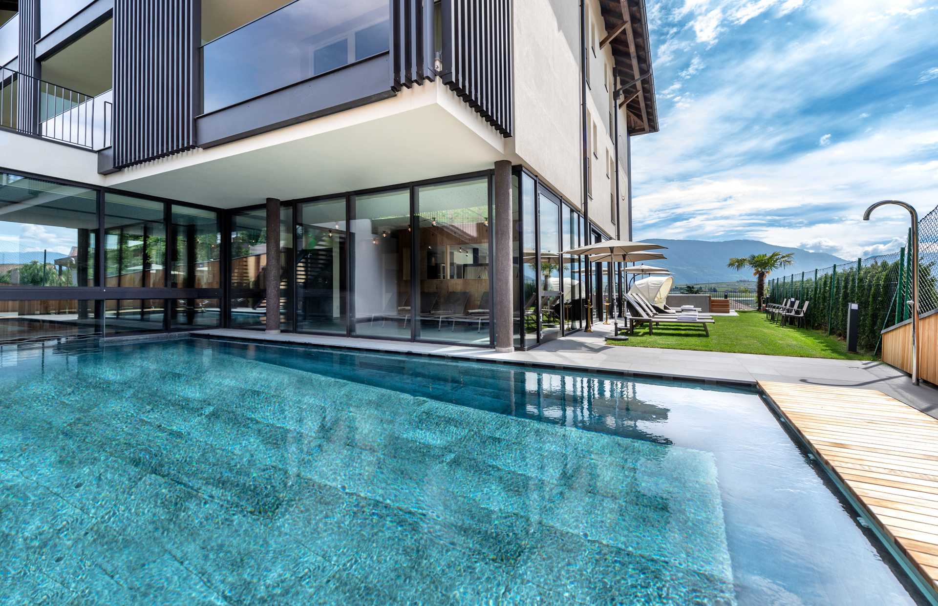 Outdoor swimming pool - heated in winter