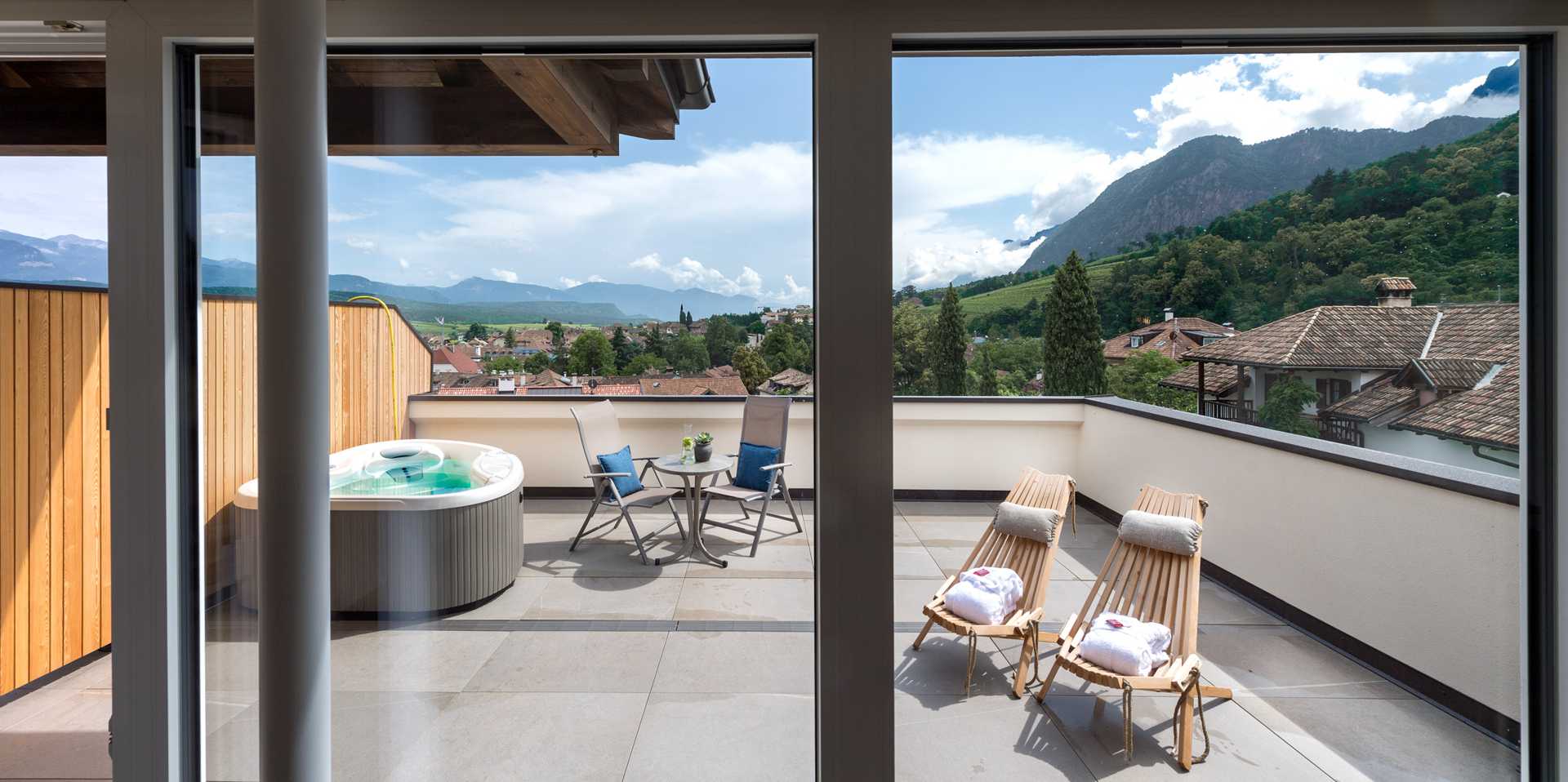 Penthouse Suite Graf - Terrazza con vasca idromassaggio privata